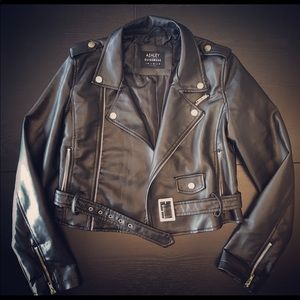 26 International BLK Cropped Leather Jacket